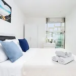 Pluxa Azure Cubic - Azure Cityview, Corporate Stays Welcome