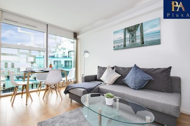 Pluxa Azure Cubic - Azure Cityview, Corporate Welcome Apartment