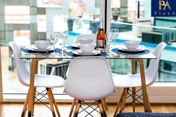 Pluxa Azure Cubic - Azure Cityview, Corporate Welcome Birmingham